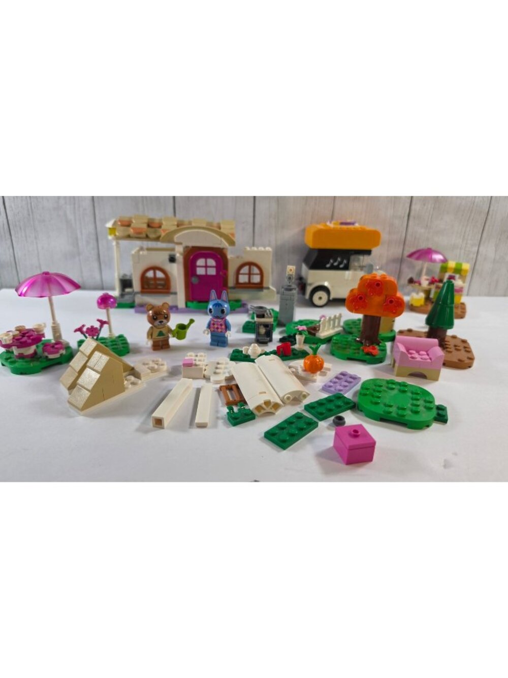 ANIMAL CROSSING LEGO LOT ROSIE HOUSE KK'S CONCERT plaza CAMPER FIGURES MINI FIGS - Picture 1 of 12